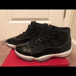 Jordan 11 space jam excellent condition